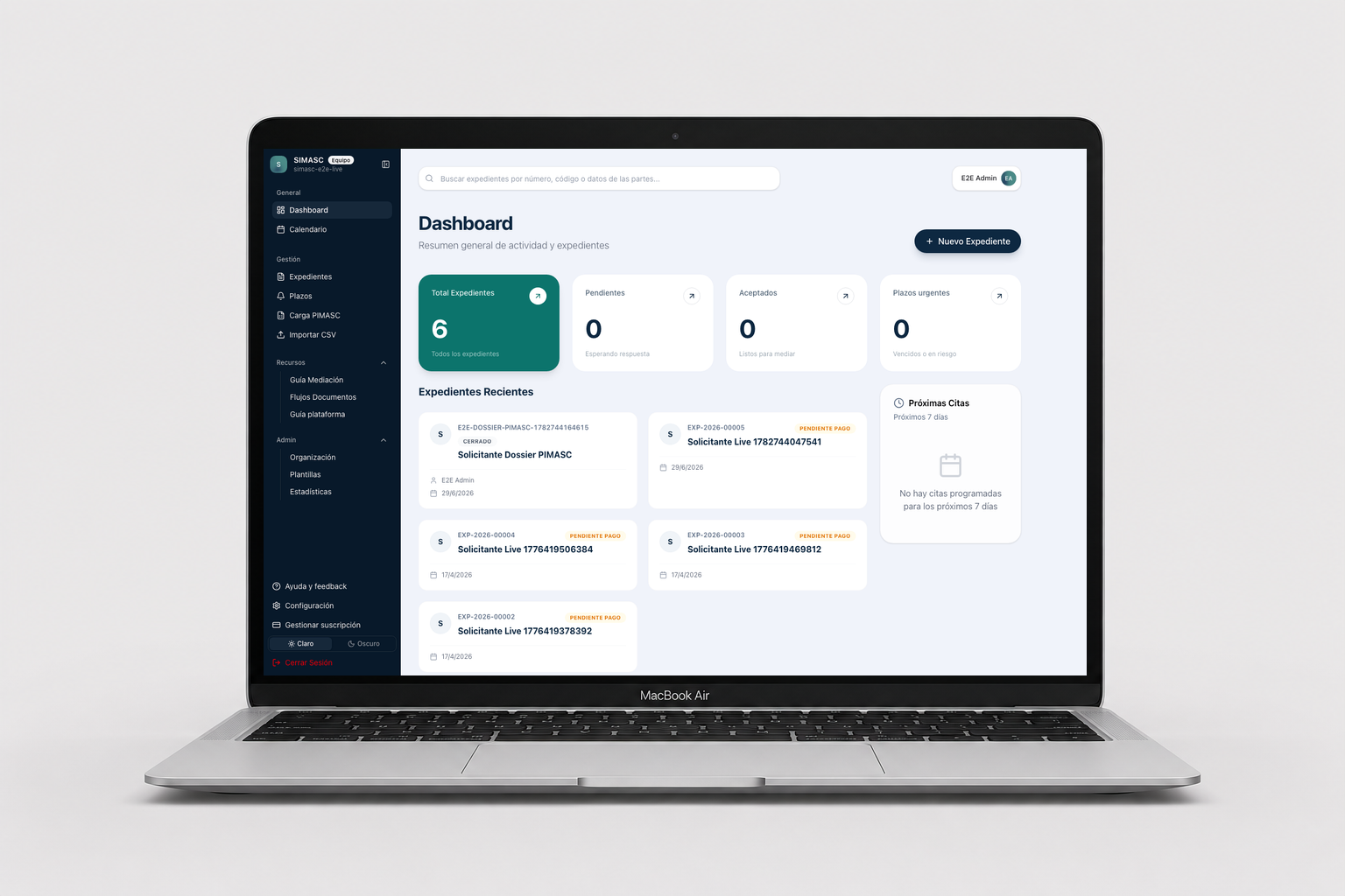 Dashboard de SIMASC con métricas y expedientes recientes
